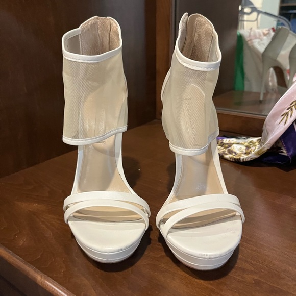 BCBG Ferned mesh heel - Picture 3 of 7